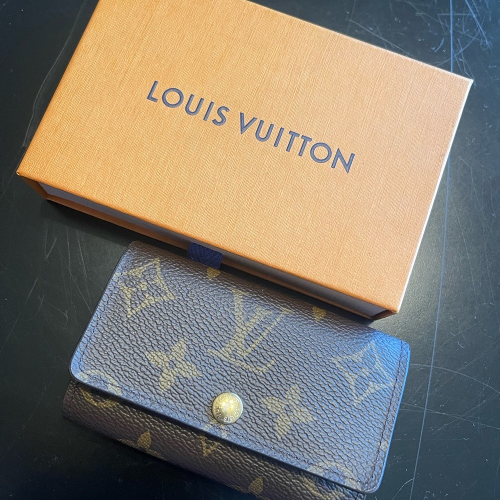 Louis Vuitton 6 Key Holder